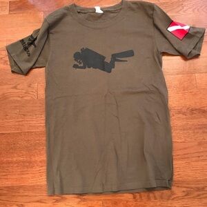 Diver Graphic Olive T-Shirt